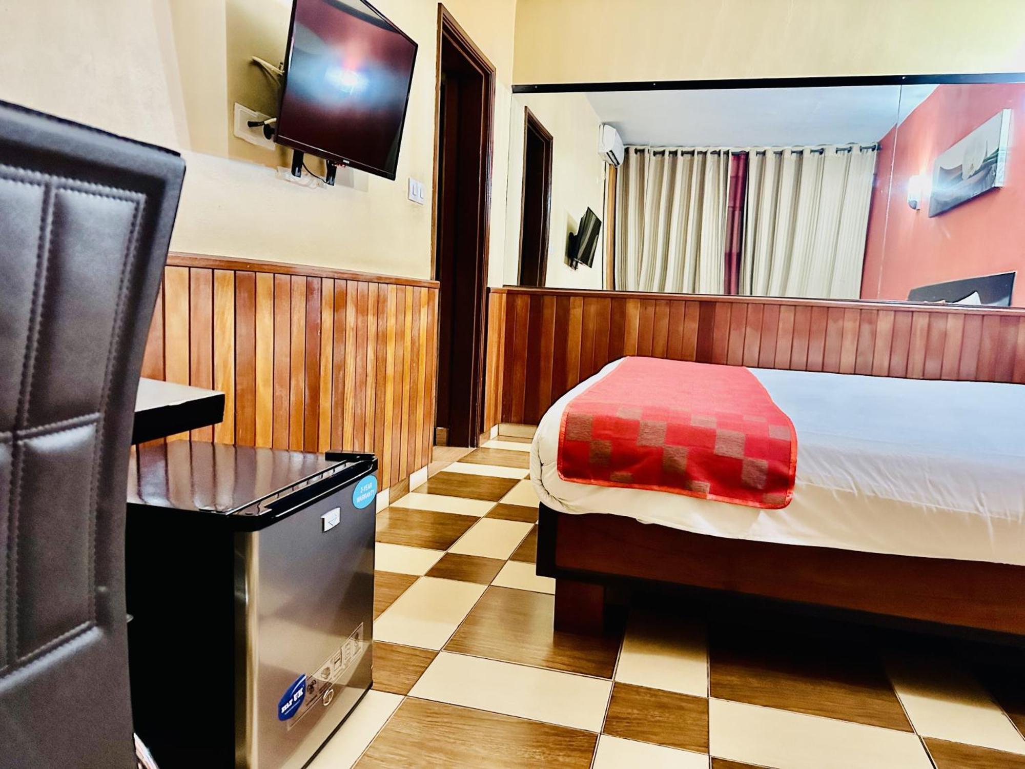 Hotel Yaahot Yaoundé Esterno foto