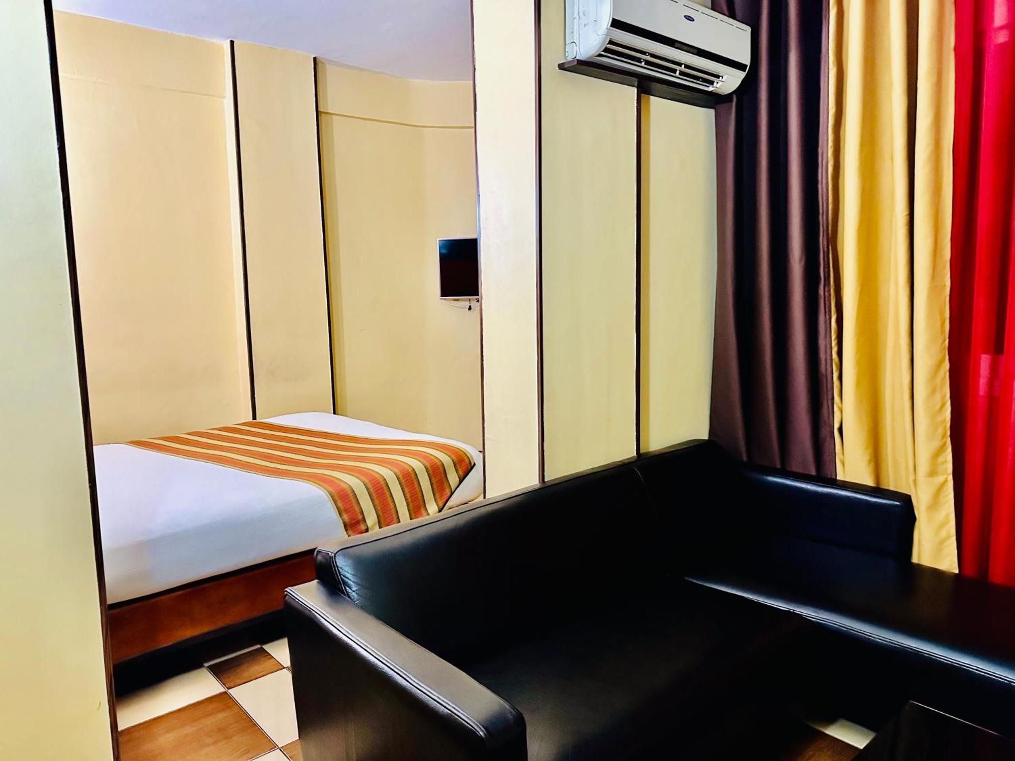 Hotel Yaahot Yaoundé Esterno foto