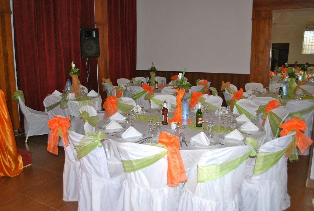 Hotel Yaahot Yaoundé Esterno foto