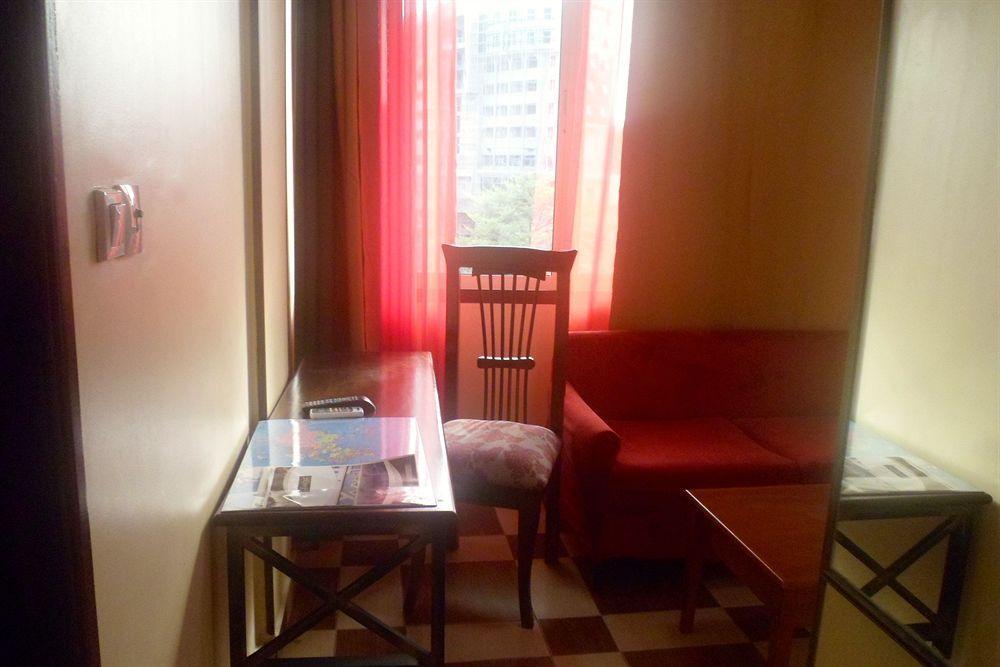 Hotel Yaahot Yaoundé Esterno foto