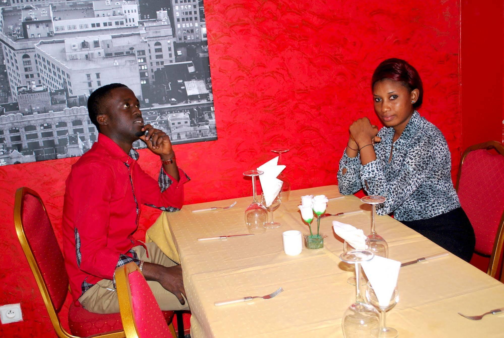 Hotel Yaahot Yaoundé Esterno foto